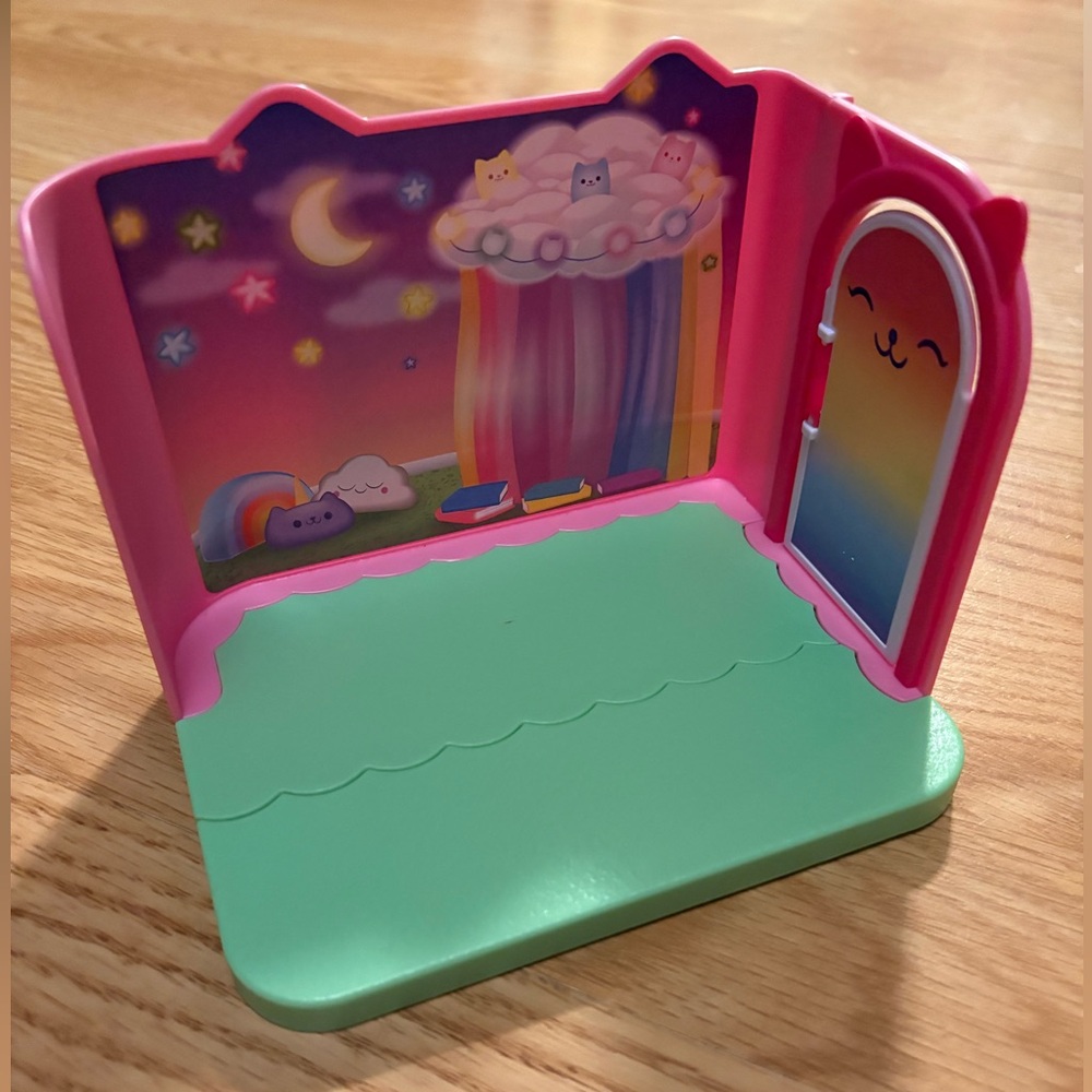 Gabby dollhouse pillow cat room